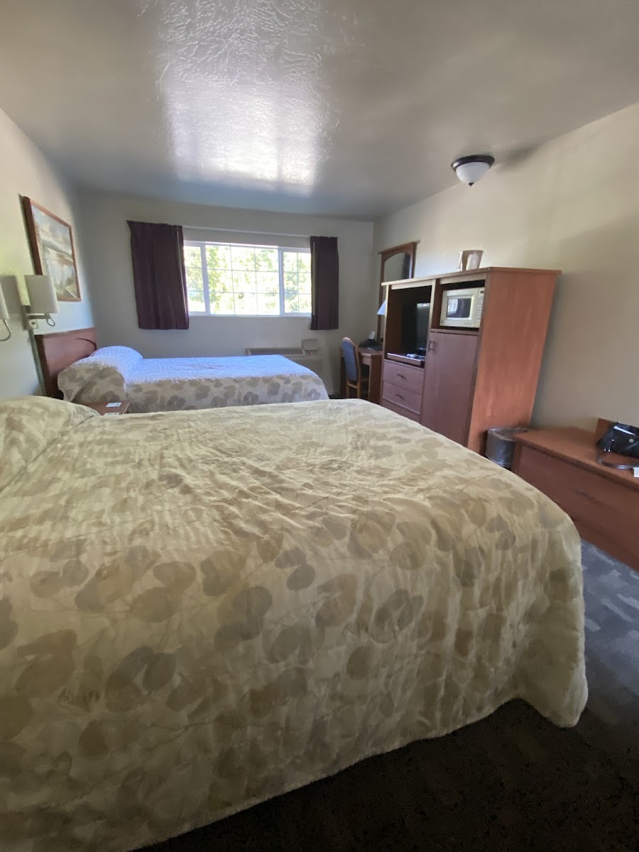 Hi-Lo Motel & RV Park