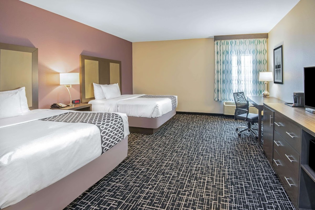 La Quinta Inn & Suites by Wyndham Weatherford OK photo 2