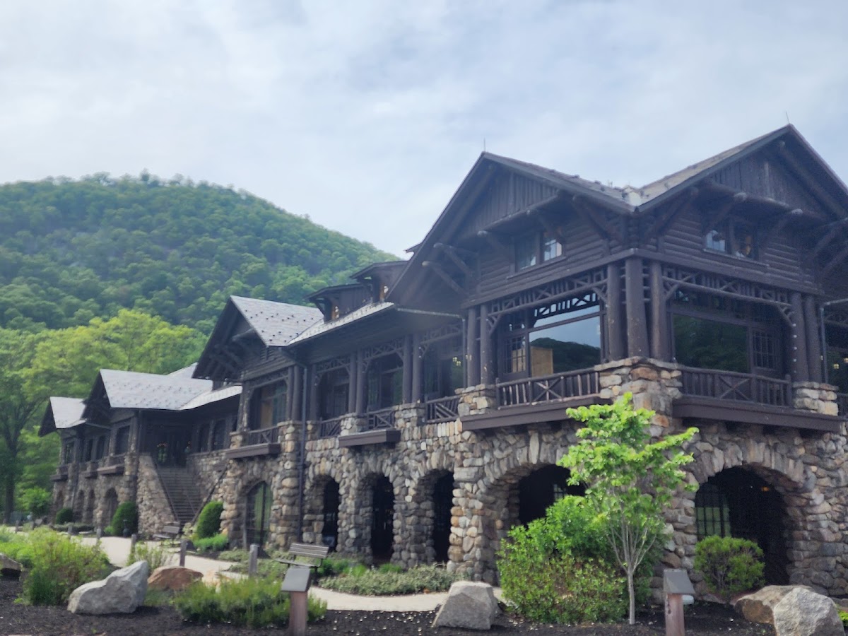 Stone Cottages at Bear Mountain Inn