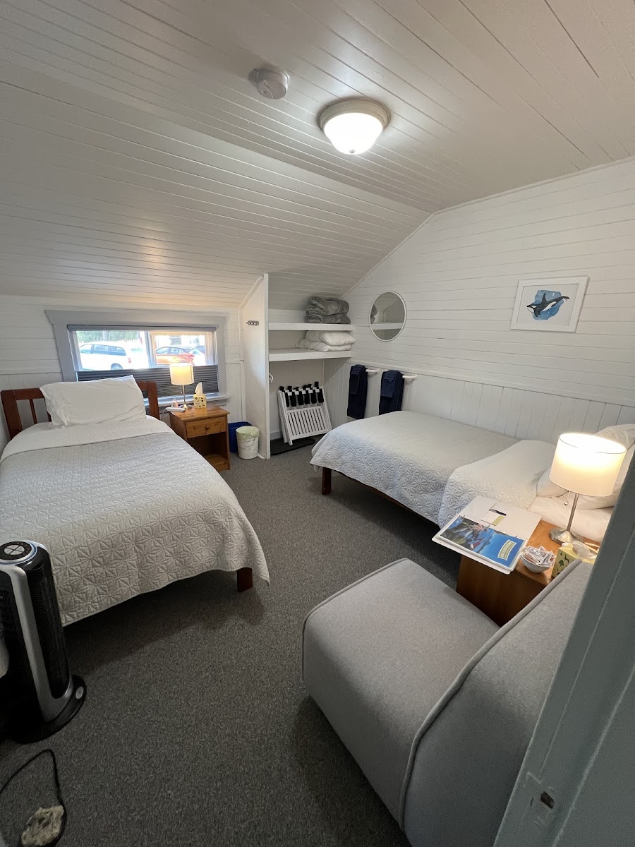Tofino Paddler's Inn photo 2