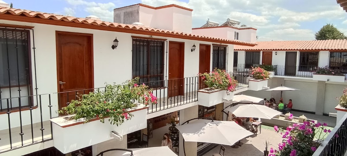 Hotel Plaza Bugambilias