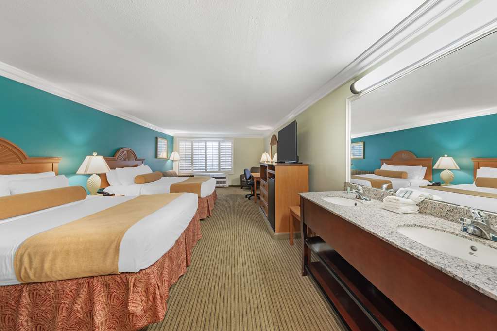 Best Western Harbour Inn & Suites photo 2
