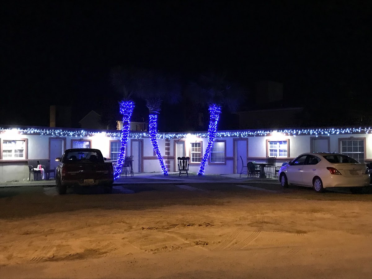 Beaches Motel photo 3