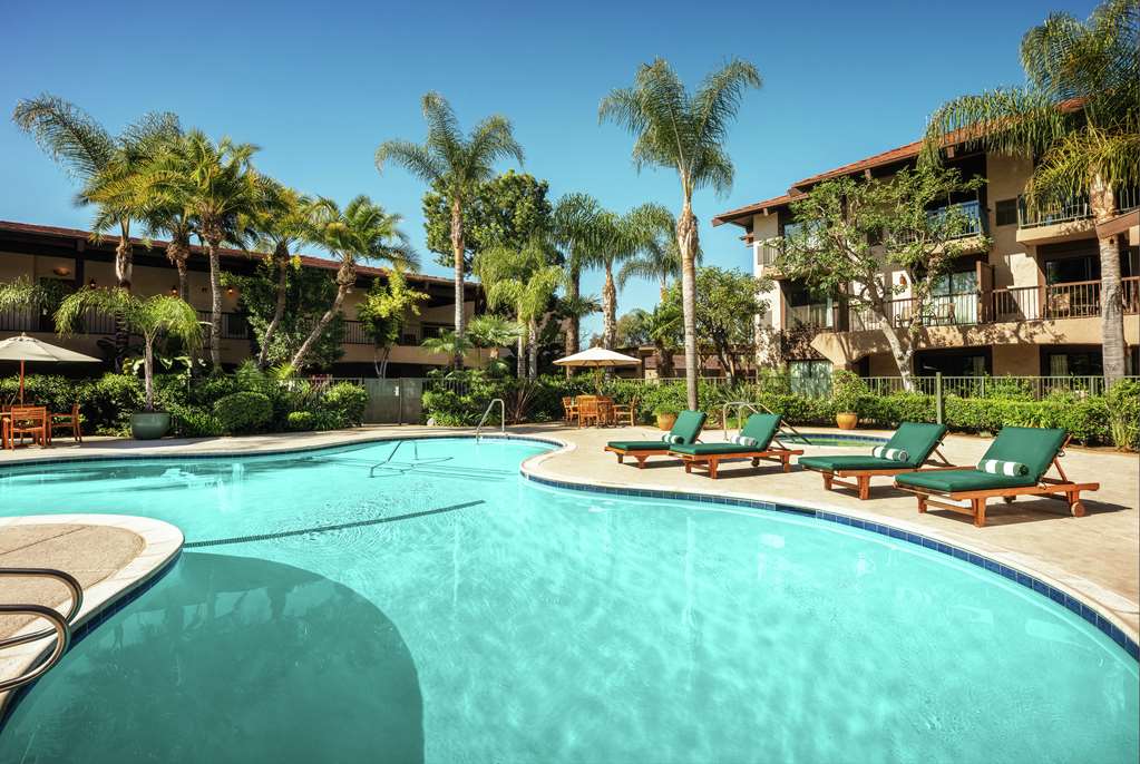 DoubleTree by Hilton Hotel Claremont photo 3