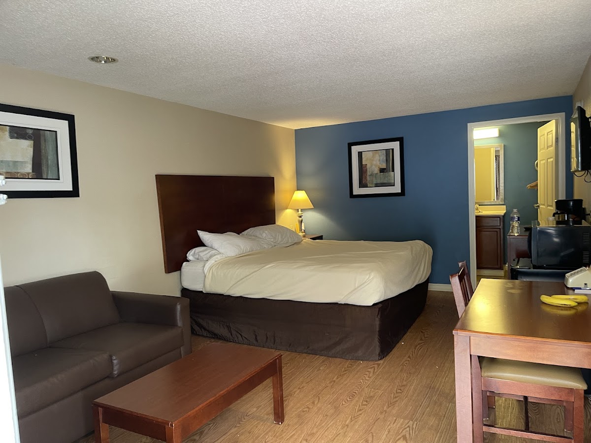 Americas Best Value Inn & Suites St. Clairsville Wheeling photo 2