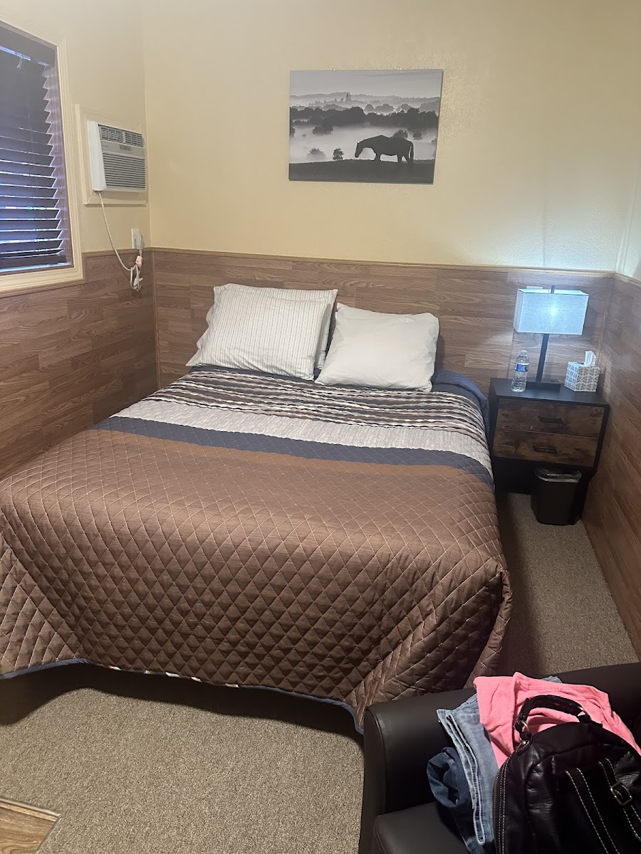 KD's Pony Canyon Motel