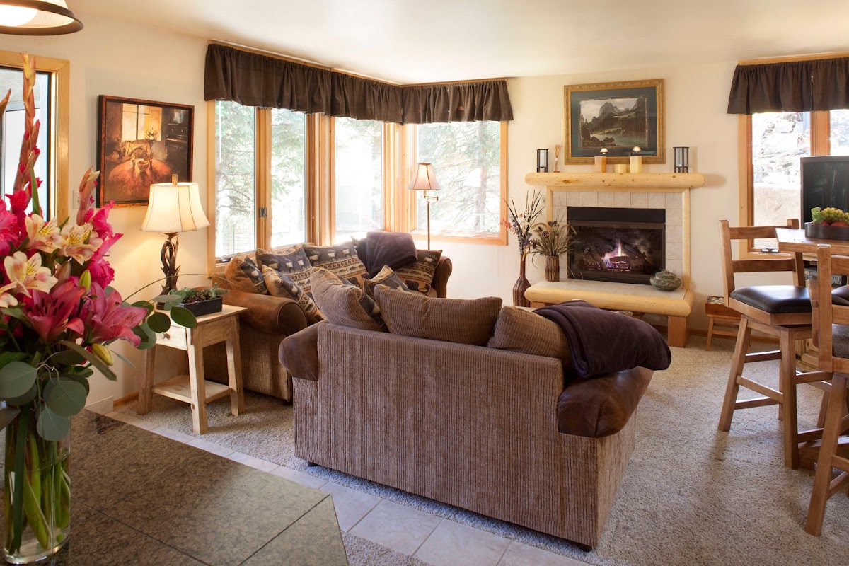Tamarack Townhomes, CoralTree Residence Collection photo 3
