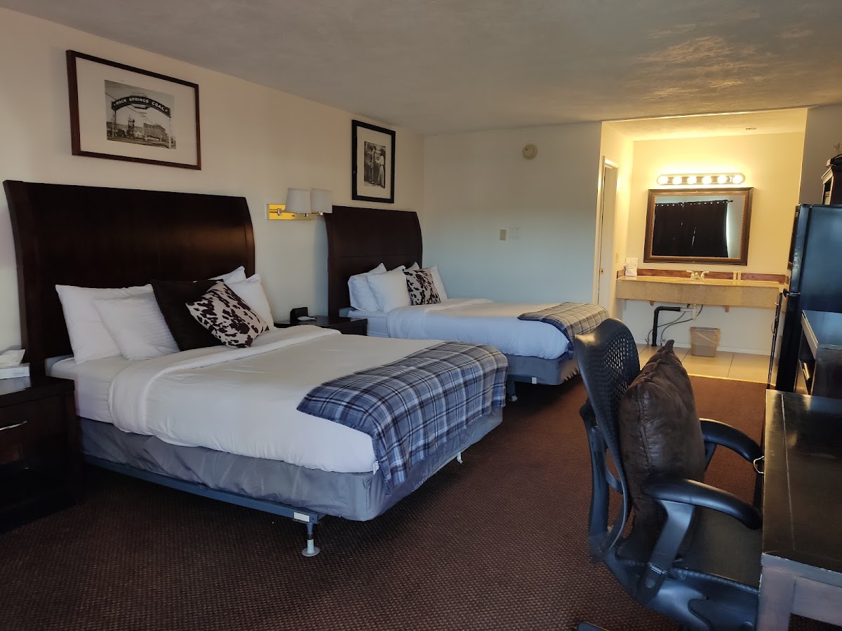 Country West Motel photo 2