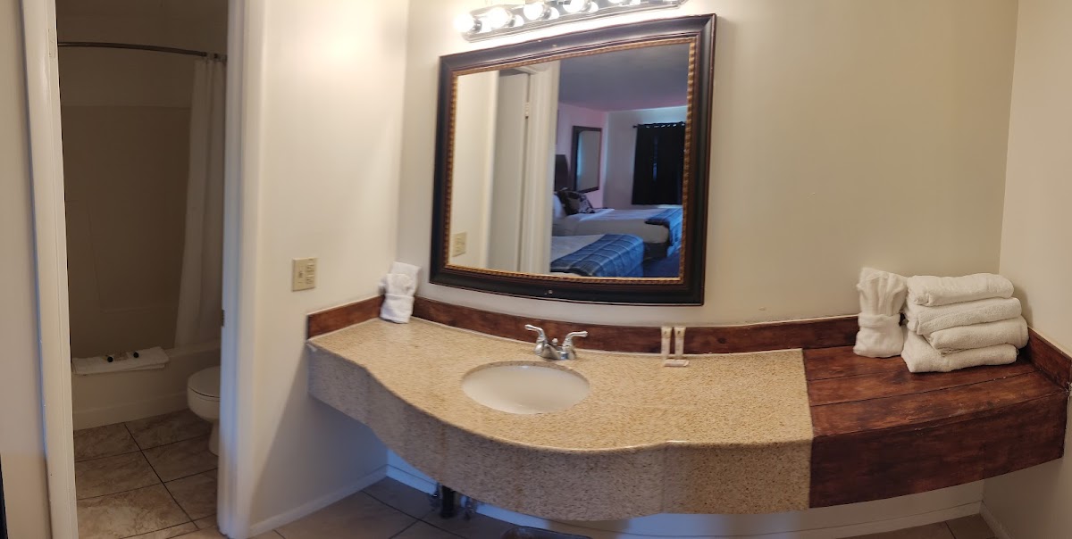 Country West Motel photo 3