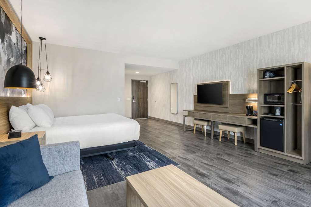 Best Western Plus Winter Haven Inn & Suites photo 2
