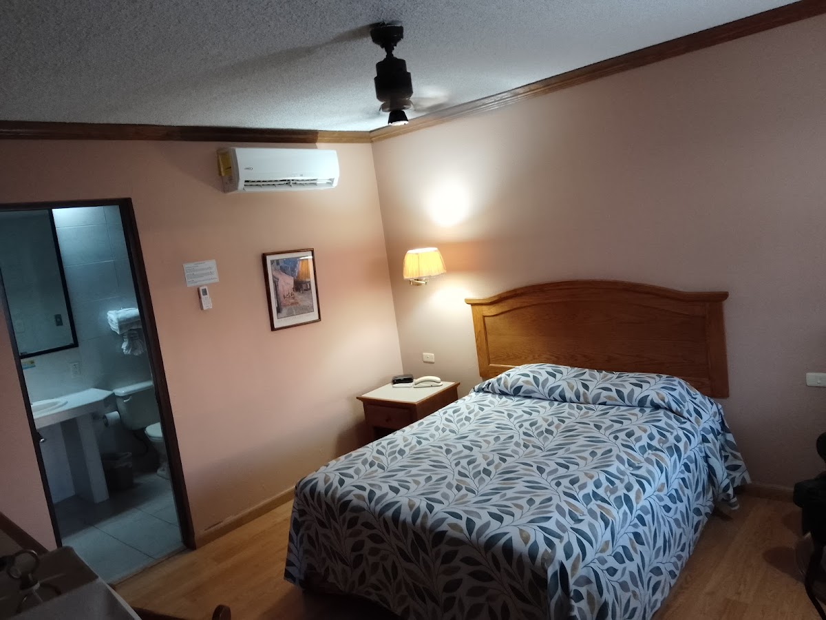 Hotel El Camino Real photo 2