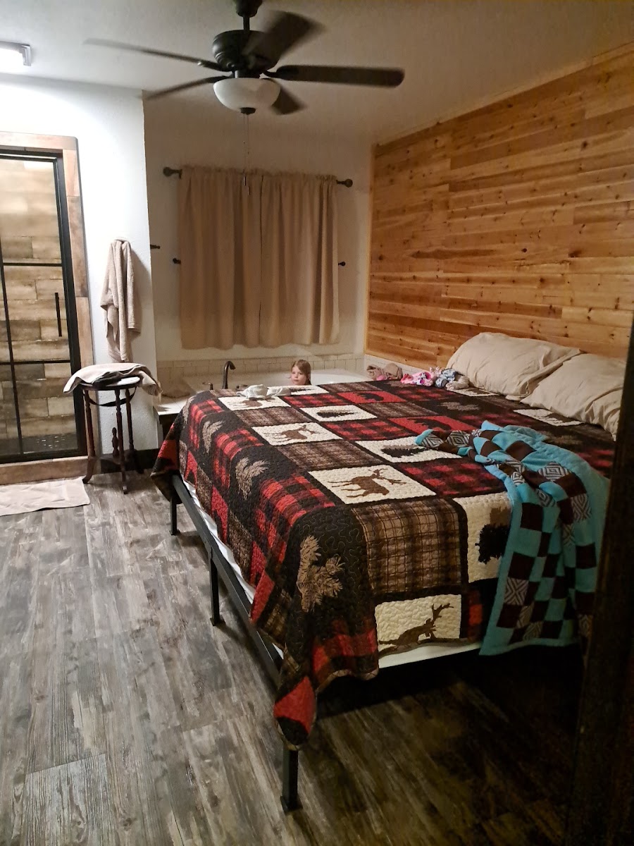 Lucky Buck's Lodge & Motel photo 2
