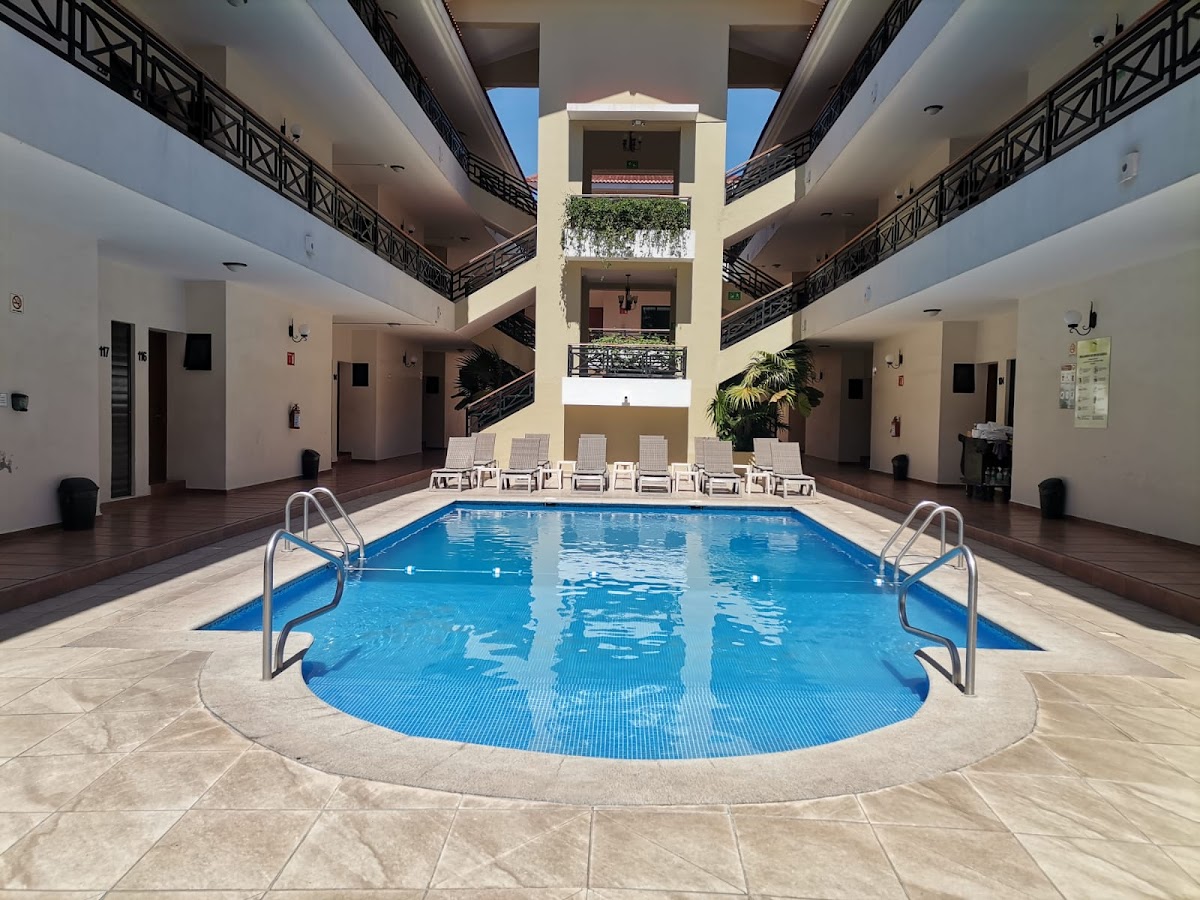 HOTEL CONCIERGE PLAZA LA VILLA photo 3