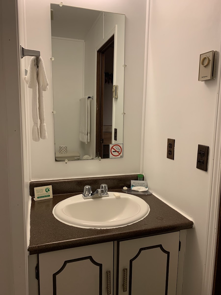 Adams Golden Acres Motel photo 2