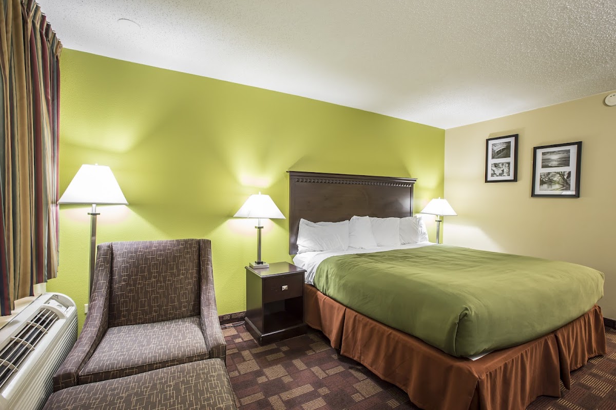 Econo Lodge Biltmore photo 2