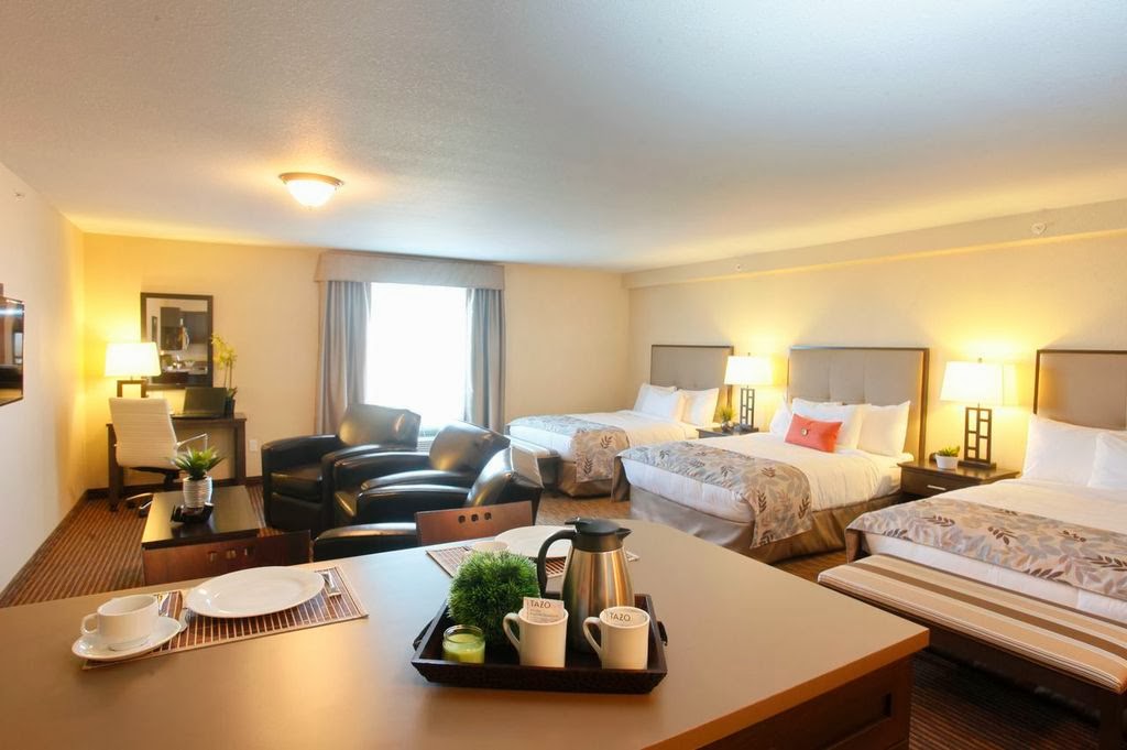 Pomeroy Inn & Suites at Olds College photo 2