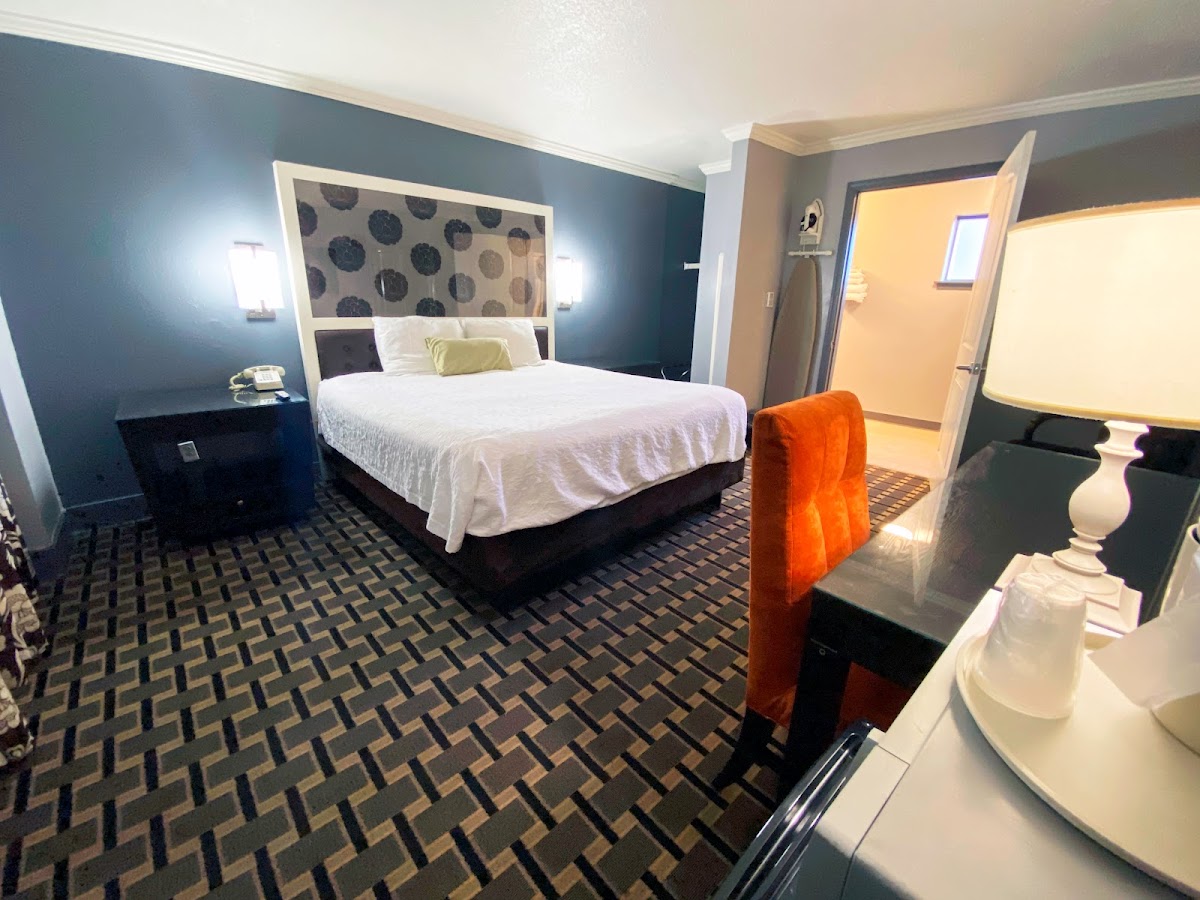 Budget Inn At The Heavenly Gondola photo 2