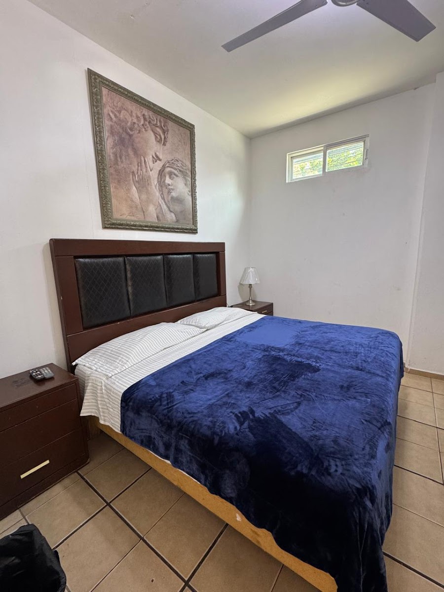 Hotel y Hostal La Central photo 2