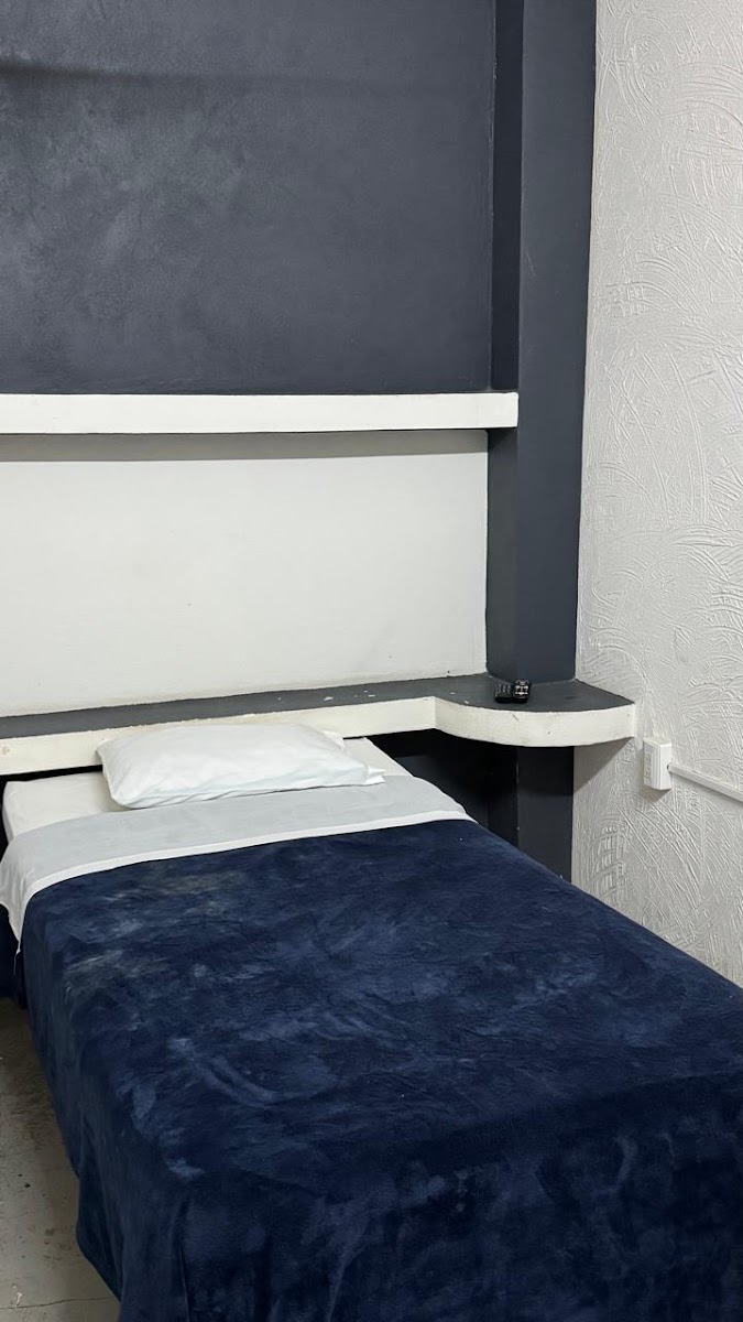 Hotel y Hostal La Central photo 3