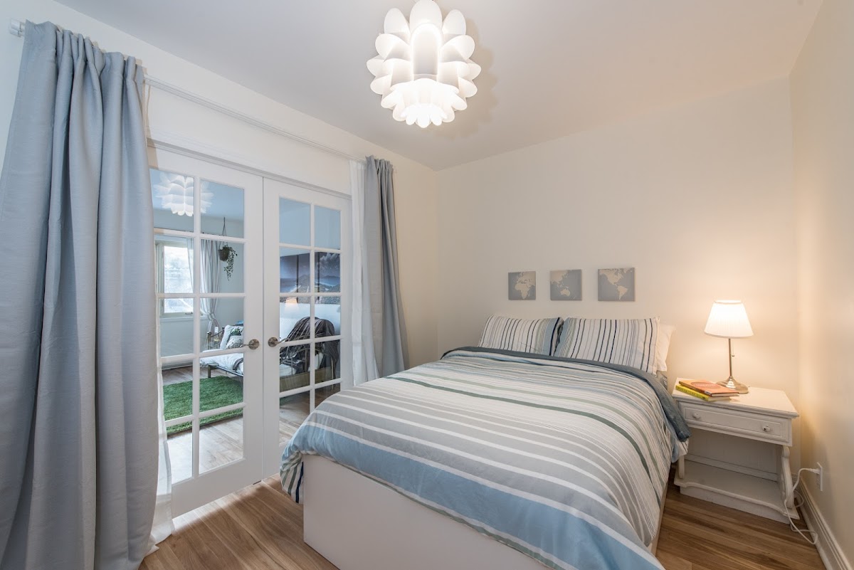Hotel Gite du Survenant Montreal