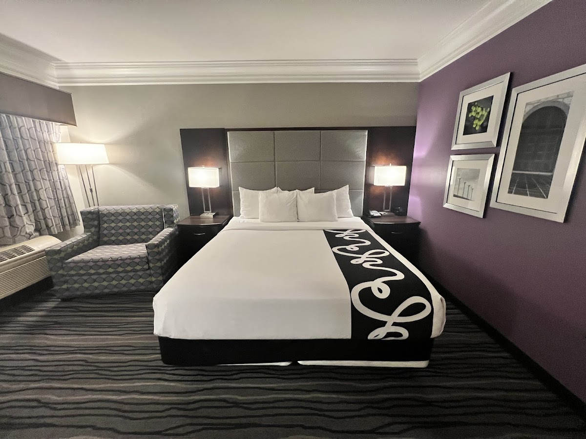 La Quinta Inn & Suites by Wyndham Dublin - Pleasanton photo 2
