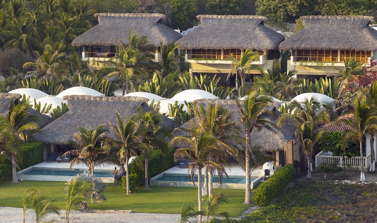 La Flia - Oceanfront Luxury