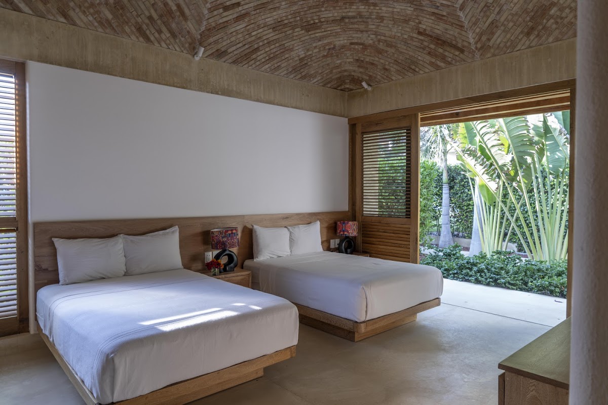 La Flia - Oceanfront Luxury photo 2