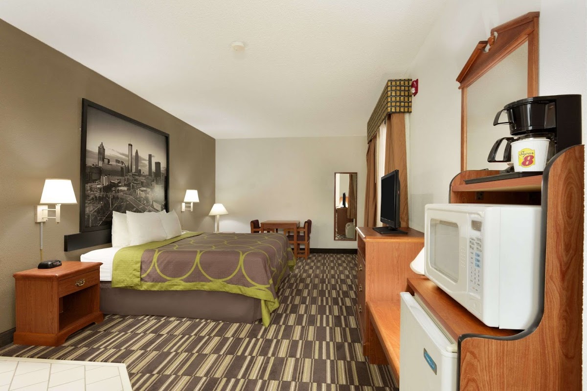 Super 8 by Wyndham Chatsworth/Dalton photo 2