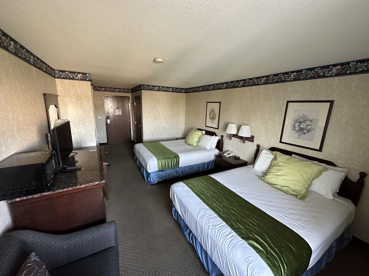 Americas Best Value Inn & Suites St. Louis, St. Charles Inn photo 2