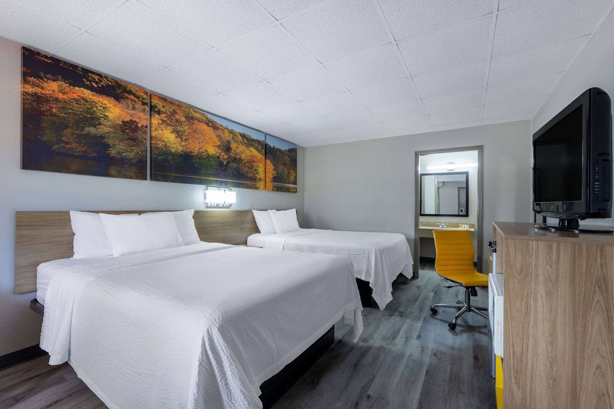Days Inn by Wyndham Lincolnton photo 2