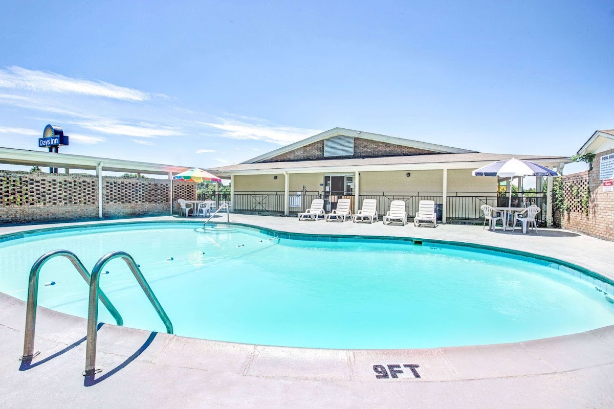 Days Inn by Wyndham Lincolnton photo 3