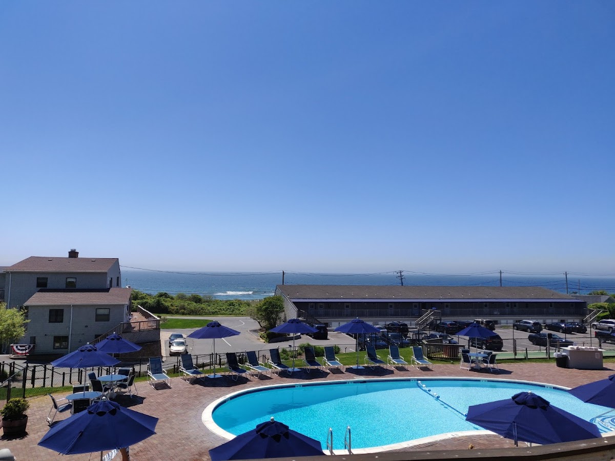 Beachcomber Resort photo 3