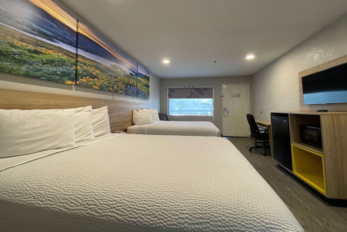 Days Inn by Wyndham Near Seaworld San Antonio photo 2