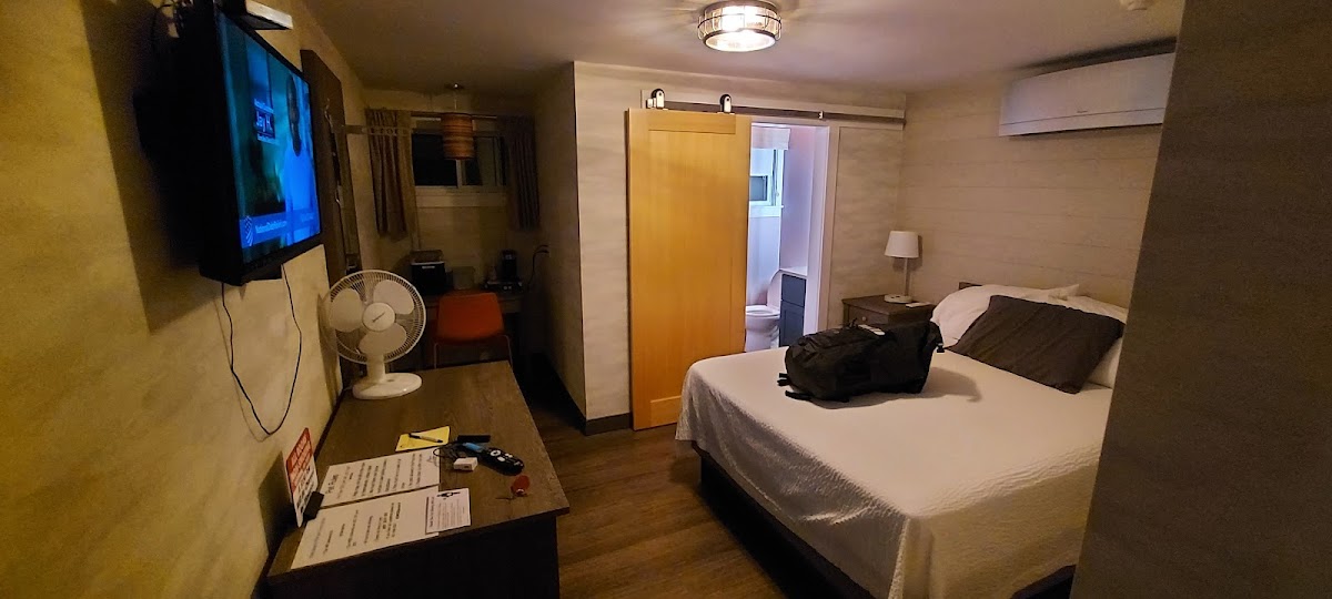 Phil & Ann's Sunset Motel photo 2