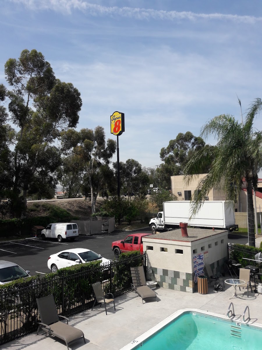 Super 8 by Wyndham Redlands/San Bernardino photo 3