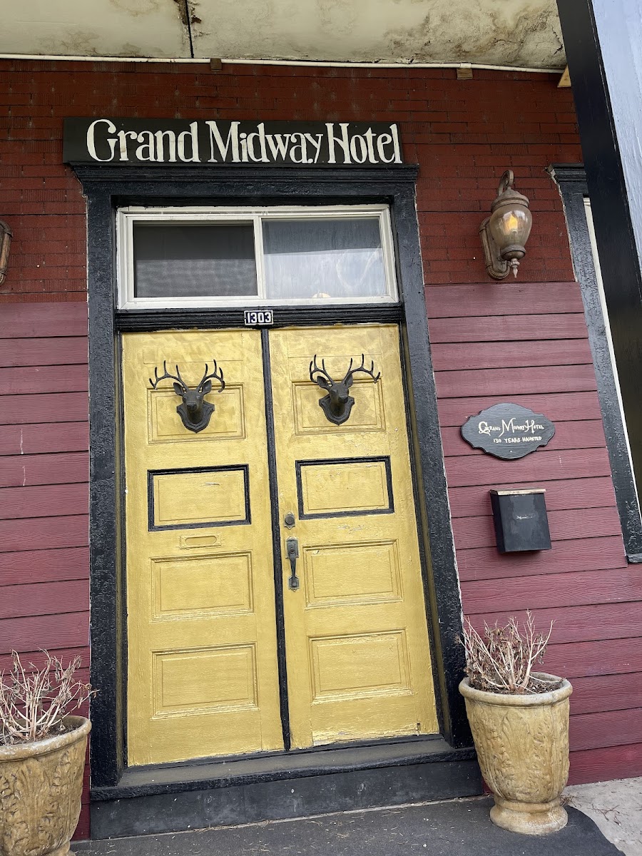 Grand Midway Hotel