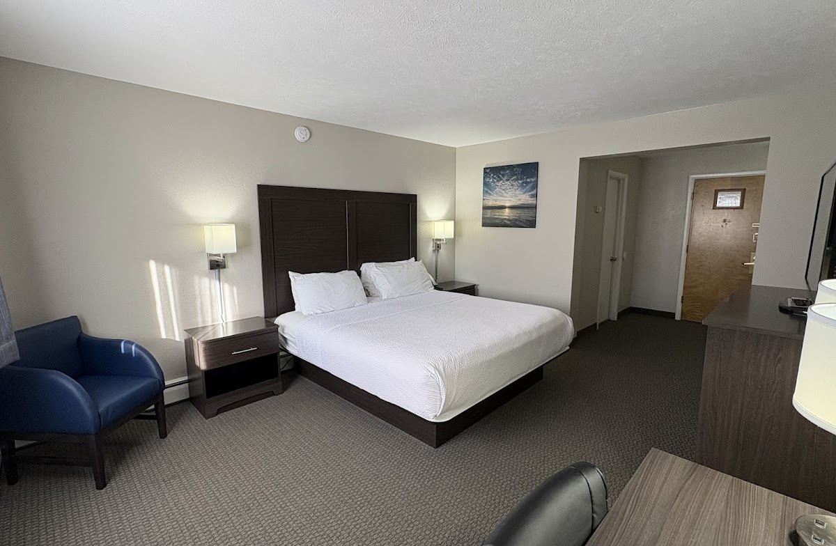 Magnuson Grand Pioneer Inn and Suites photo 2