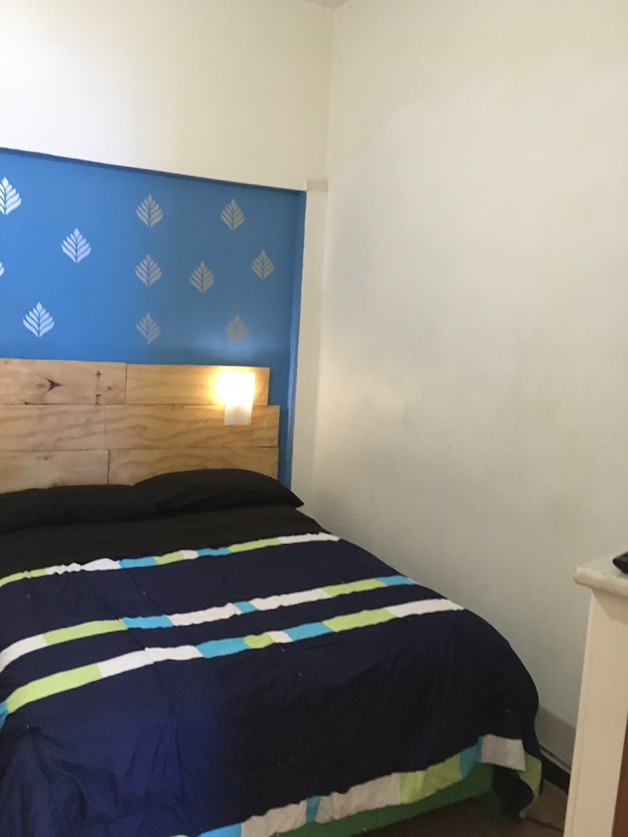 Hostal 12