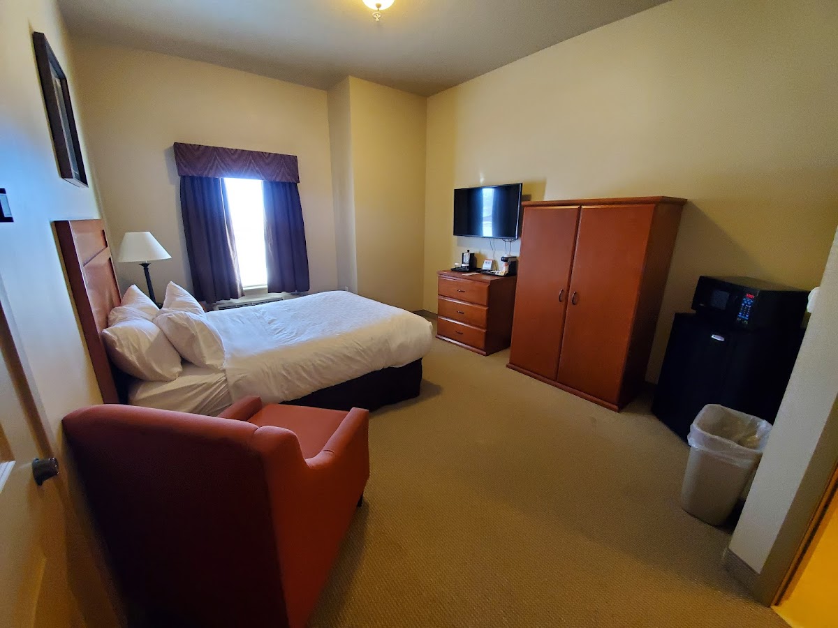 Clarion Hotel & Suites Williston photo 2