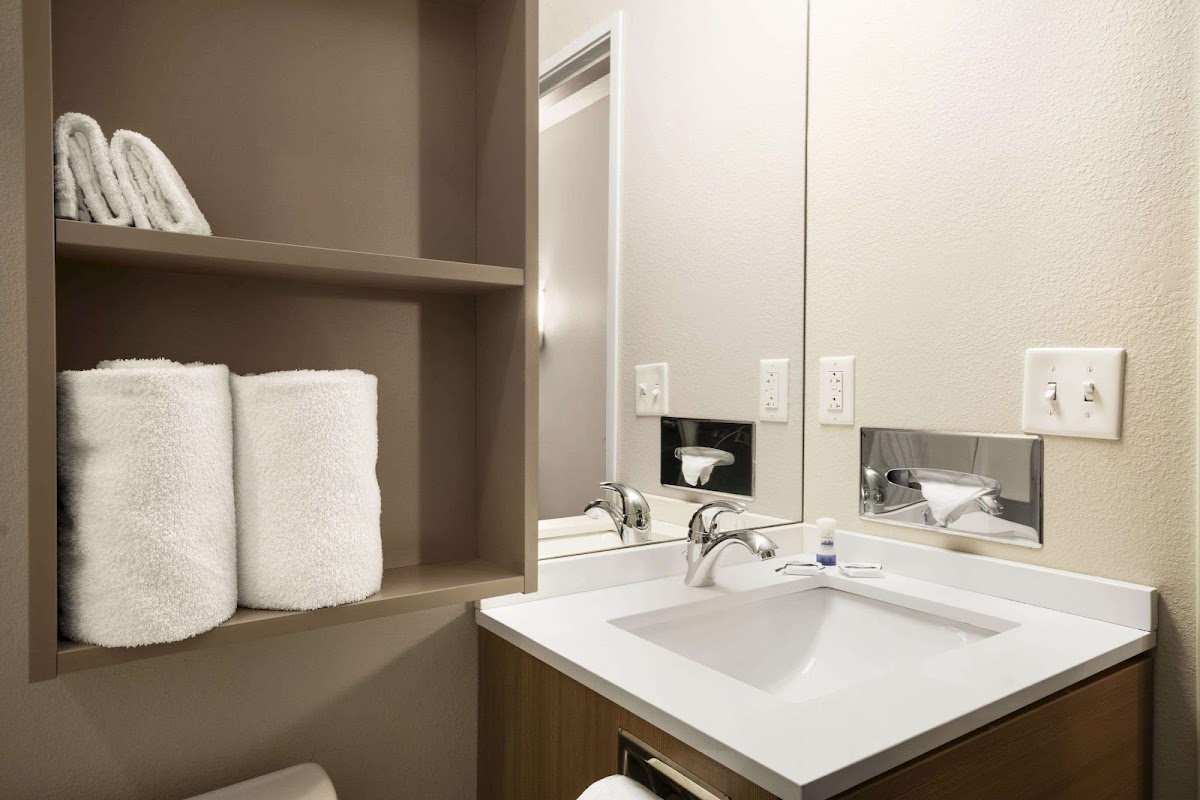 Microtel Inn & Suites by Wyndham Lynchburg photo 3