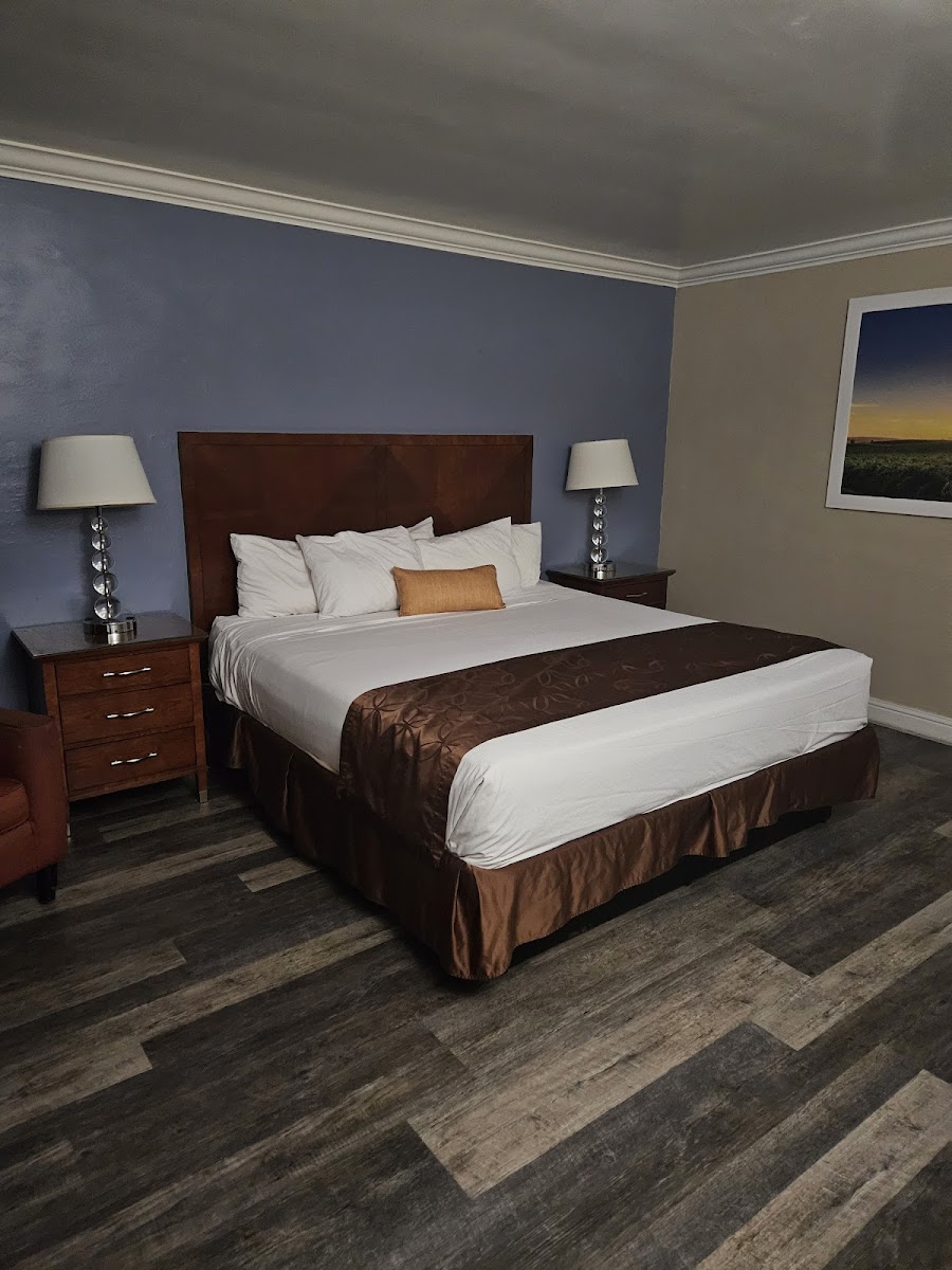 Days Inn & Suites Lodi