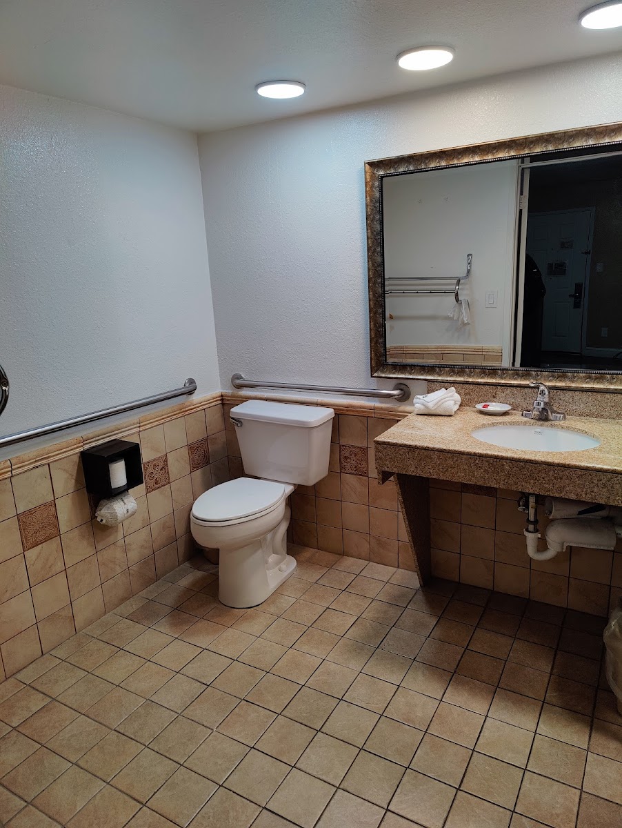 Days Inn & Suites Lodi photo 2