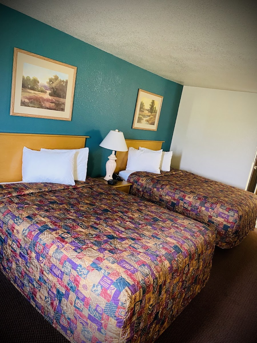 Herington Inn & Suites photo 2