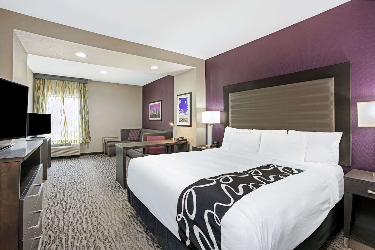 La Quinta Inn & Suites by Wyndham College Station South photo 2