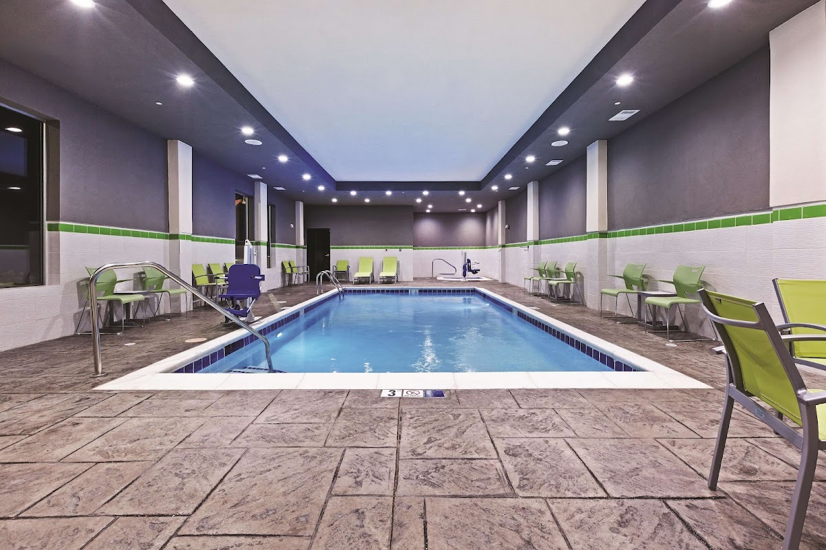 La Quinta Inn & Suites by Wyndham College Station South photo 3