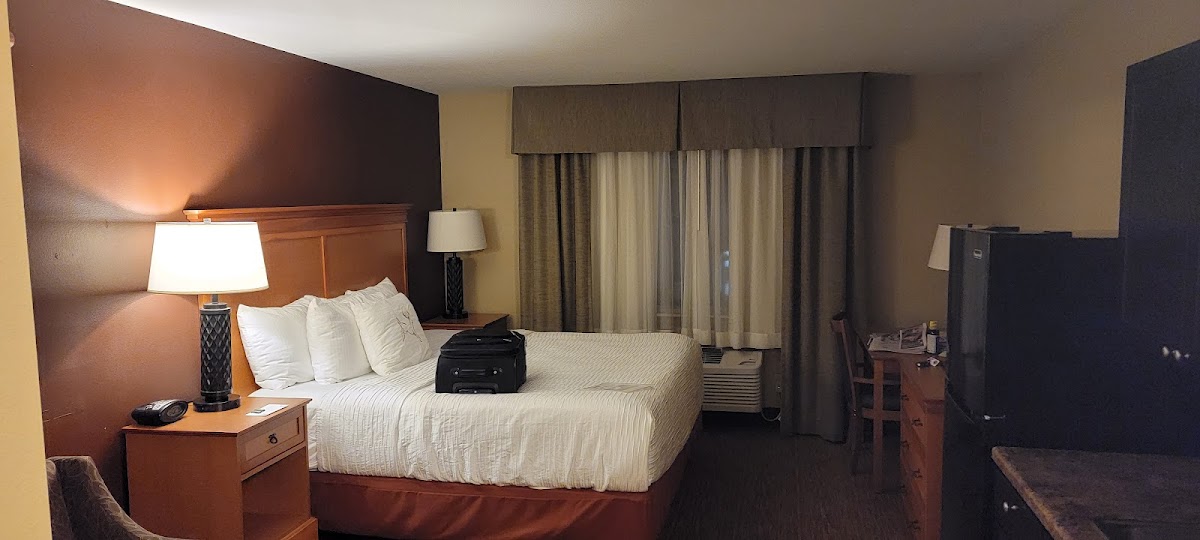 Best Western Plus Deer Park Hotel and Suites photo 2