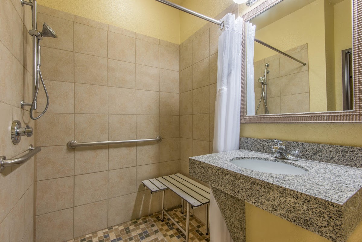 Holiday Inn Express & Suites El Dorado, KS by IHG photo 3