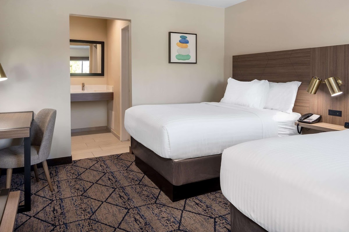 Ramada by Wyndham Modesto Yosemite Area photo 2