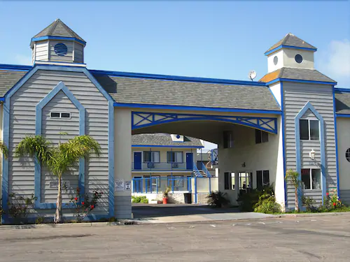 Del Playa Inn