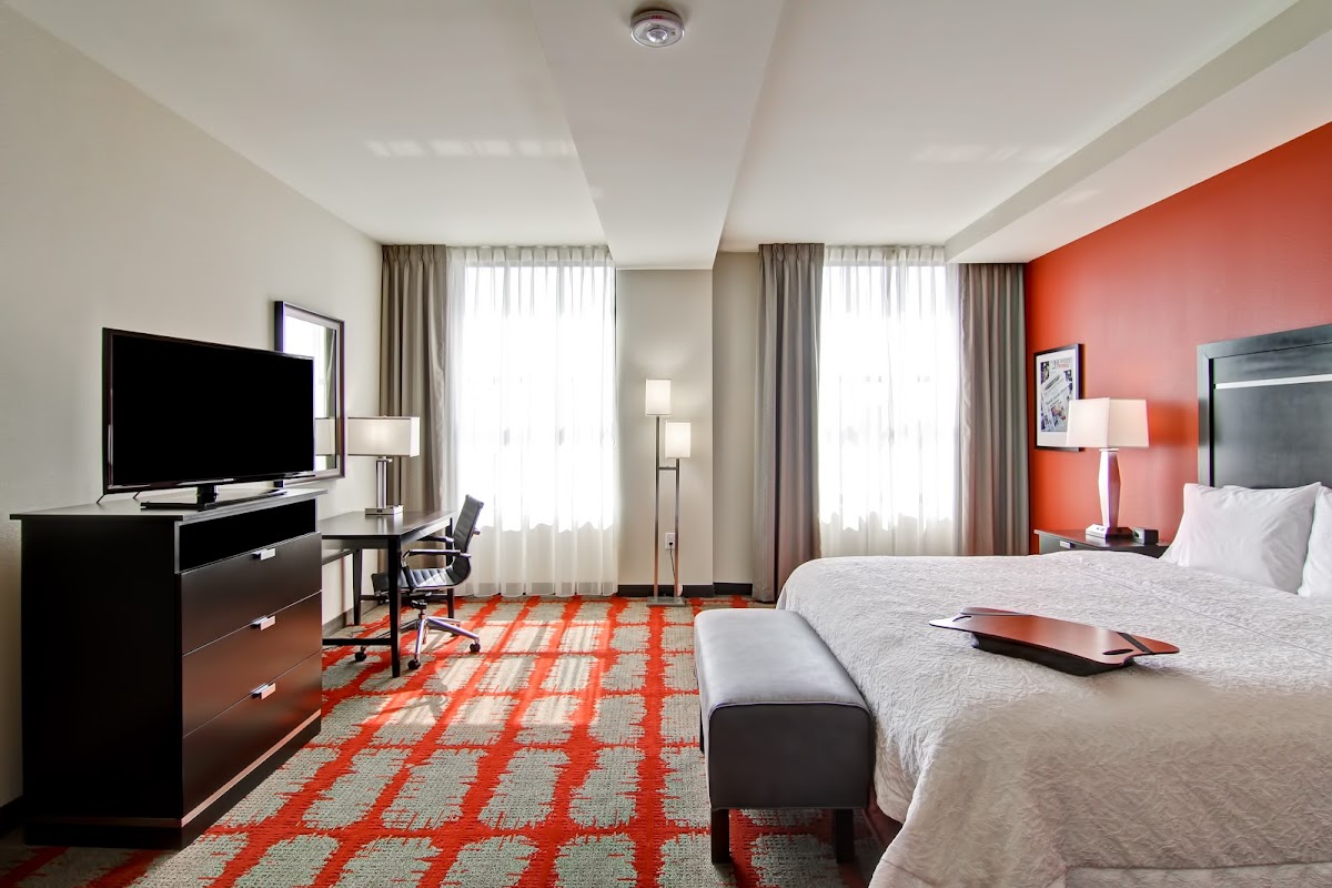Hampton Inn & Suites Cincinnati-Downtown photo 2